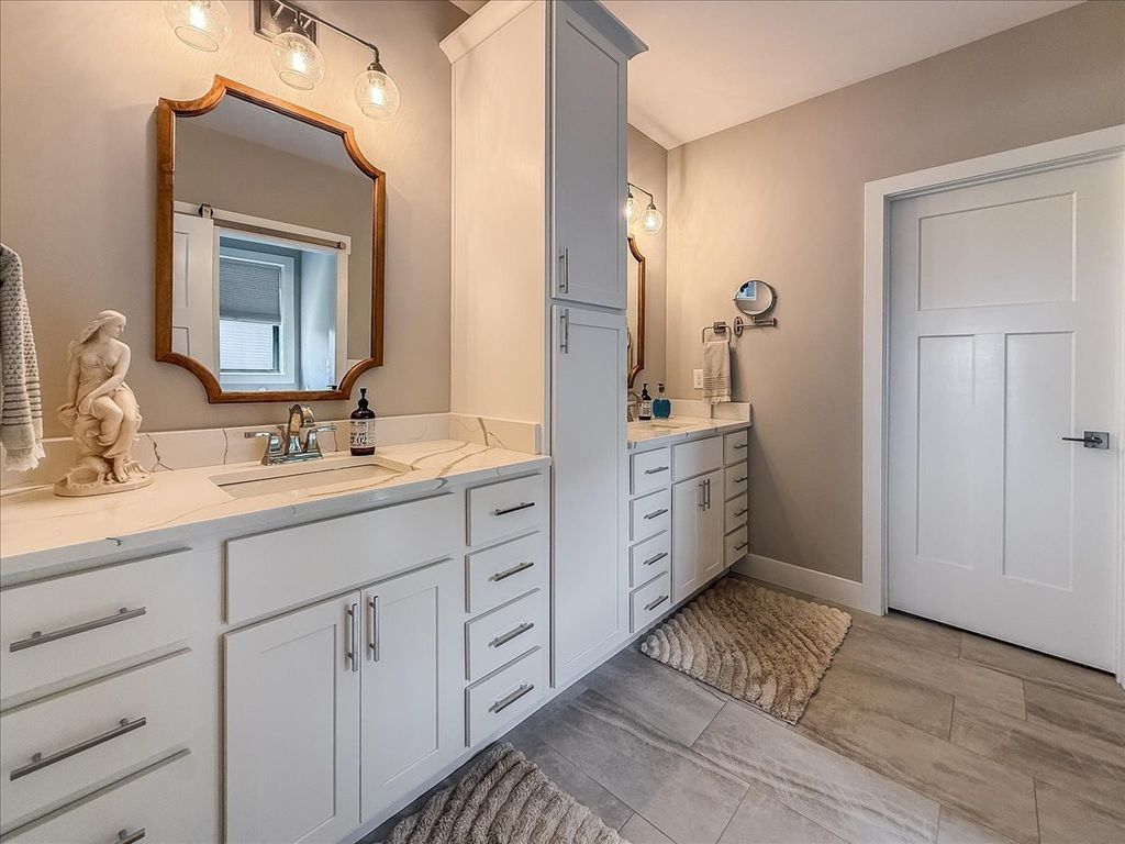 Image 13 of property listing at 506 Silver Lake Court, Savoy, IL 61874