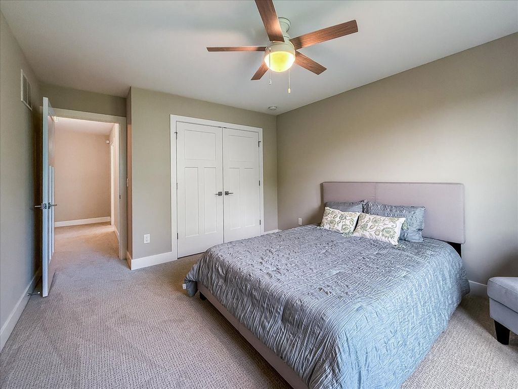Image 16 of property listing at 506 Silver Lake Court, Savoy, IL 61874