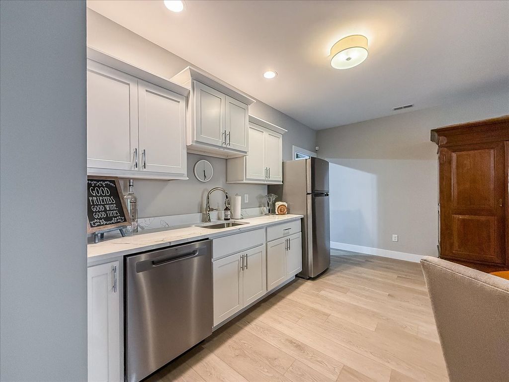 Image 23 of property listing at 506 Silver Lake Court, Savoy, IL 61874