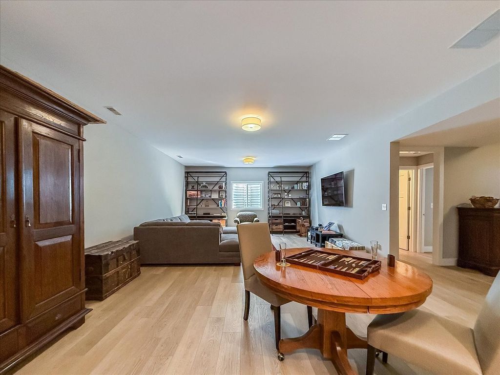 Image 24 of property listing at 506 Silver Lake Court, Savoy, IL 61874