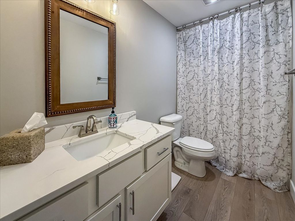 Image 27 of property listing at 506 Silver Lake Court, Savoy, IL 61874