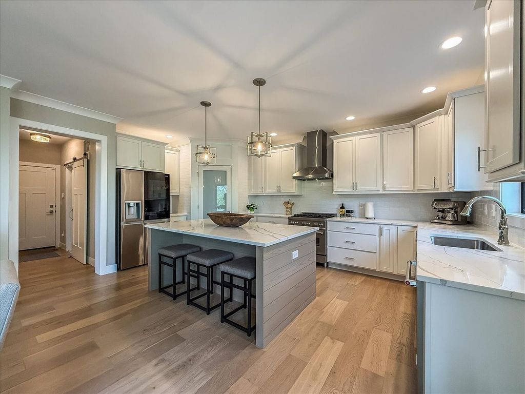 Image 7 of property listing at 506 Silver Lake Court, Savoy, IL 61874