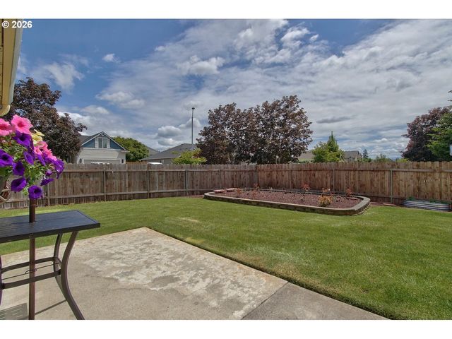 19196 WINDMILL Dr, Oregon City, OR 97045