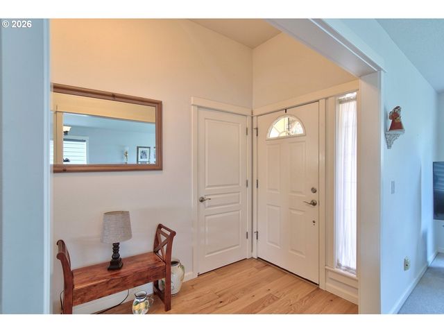 19196 WINDMILL Dr, Oregon City, OR 97045