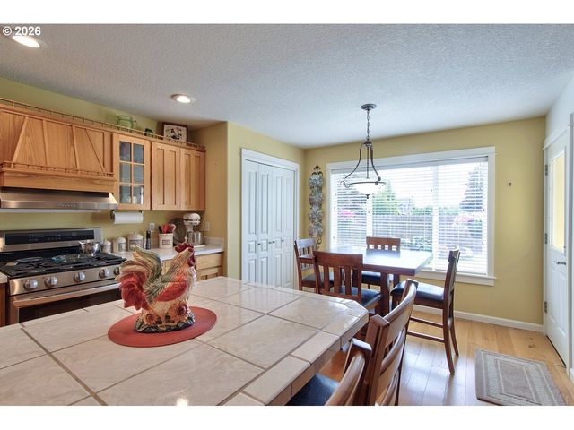 19196 WINDMILL Dr, Oregon City, OR 97045