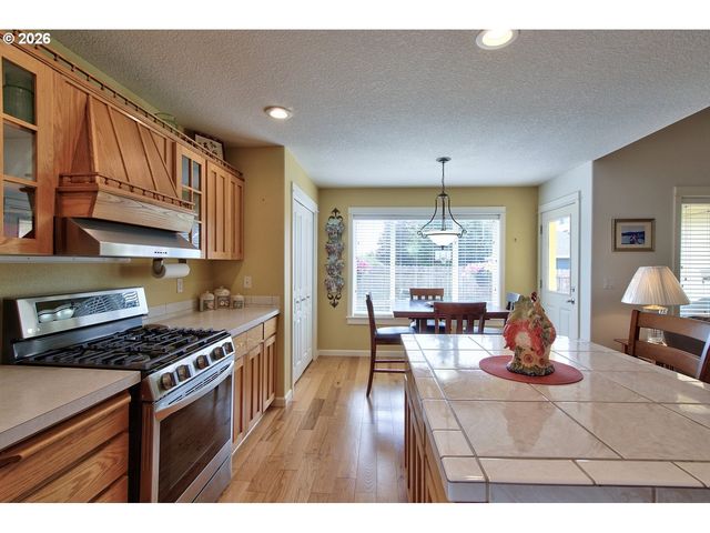 19196 WINDMILL Dr, Oregon City, OR 97045