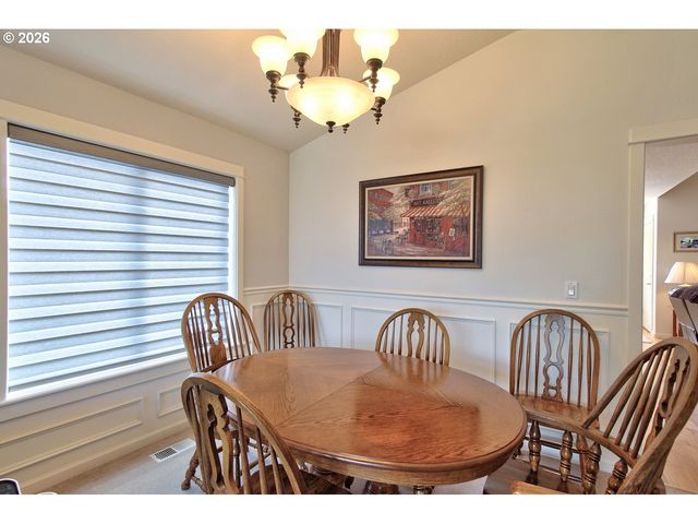 19196 WINDMILL Dr, Oregon City, OR 97045