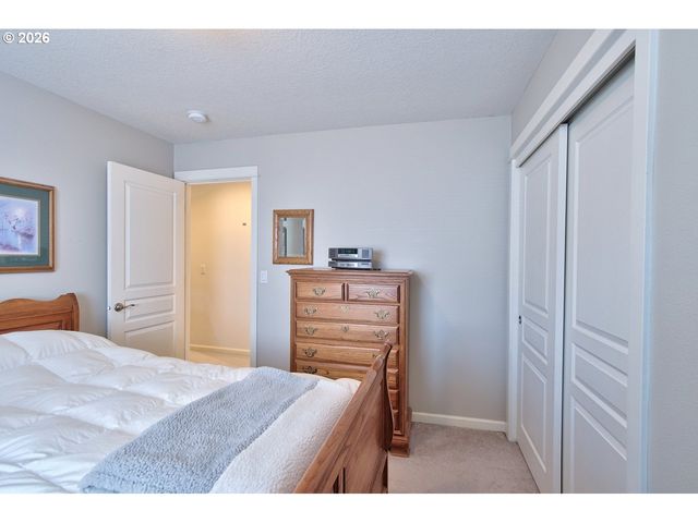 19196 WINDMILL Dr, Oregon City, OR 97045