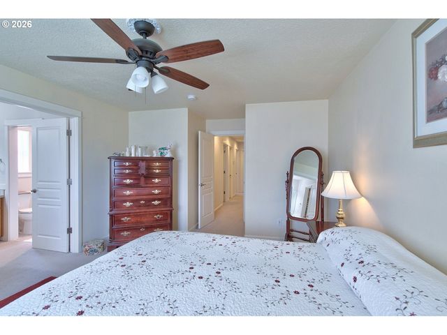 19196 WINDMILL Dr, Oregon City, OR 97045