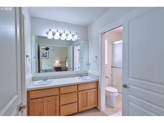 19196 WINDMILL Dr, Oregon City, OR 97045