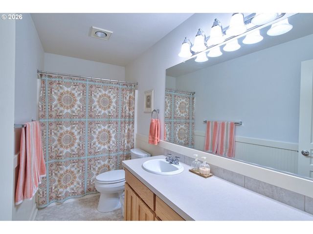 19196 WINDMILL Dr, Oregon City, OR 97045