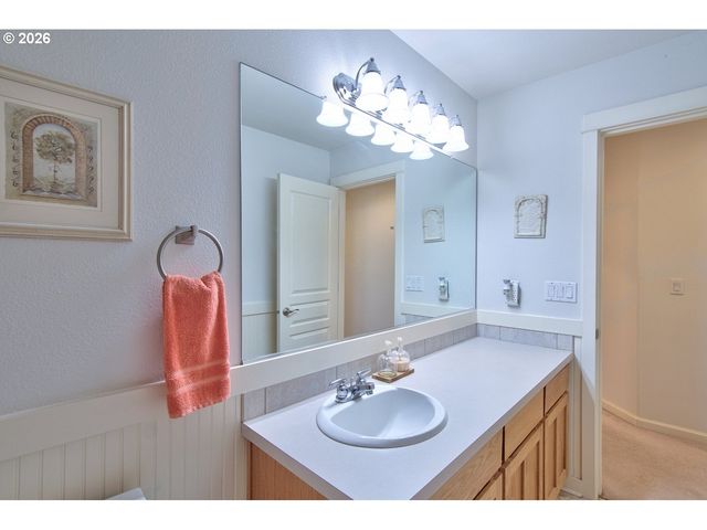 19196 WINDMILL Dr, Oregon City, OR 97045