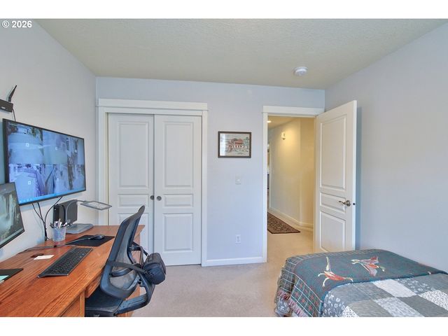 19196 WINDMILL Dr, Oregon City, OR 97045