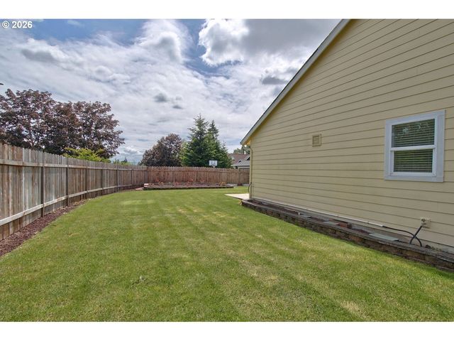 19196 WINDMILL Dr, Oregon City, OR 97045