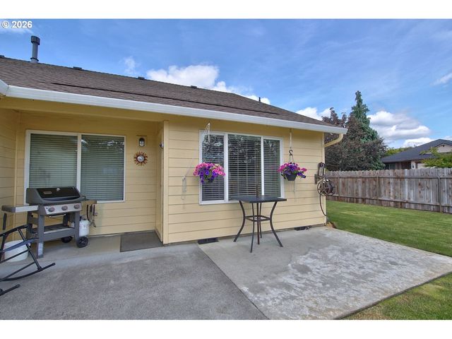 19196 WINDMILL Dr, Oregon City, OR 97045
