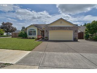 19196 WINDMILL Dr, Oregon City, OR 97045