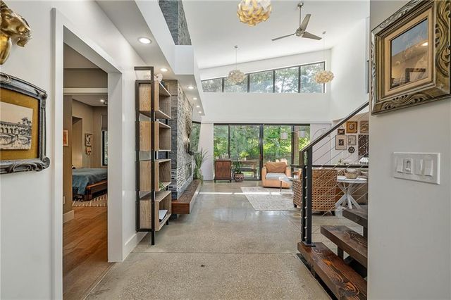 4717 CANAAN LAKE Circle, Kansas City, KS 66109