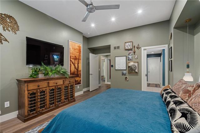 4717 CANAAN LAKE Circle, Kansas City, KS 66109