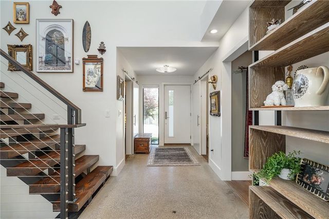 4717 CANAAN LAKE Circle, Kansas City, KS 66109