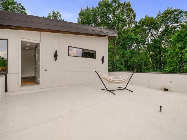 4717 CANAAN LAKE Circle, Kansas City, KS 66109
