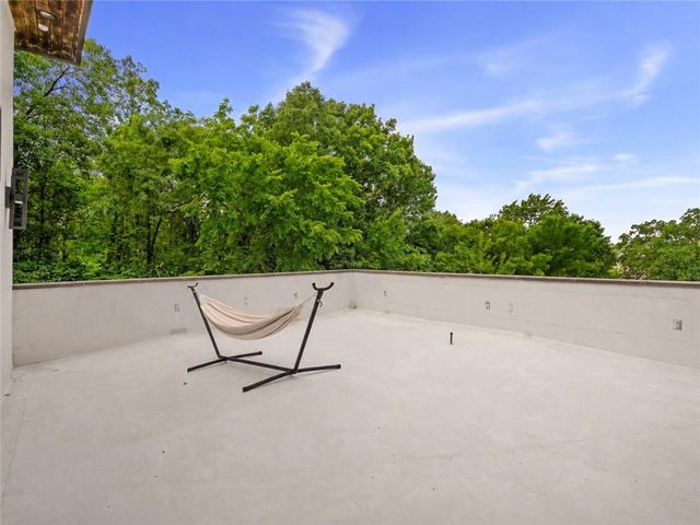 4717 CANAAN LAKE Circle, Kansas City, KS 66109