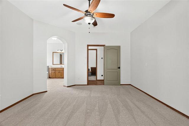 10809 Middlesbrough Lane, Yukon, OK 73099