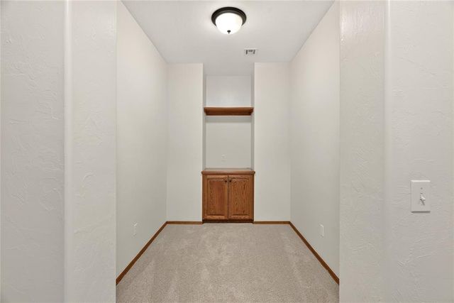 10809 Middlesbrough Lane, Yukon, OK 73099