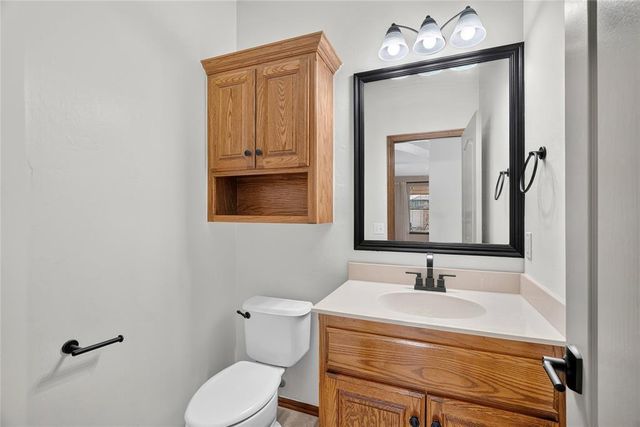 10809 Middlesbrough Lane, Yukon, OK 73099