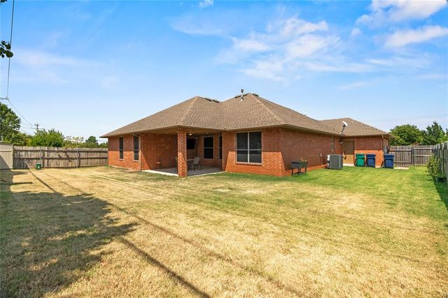 10809 Middlesbrough Lane, Yukon, OK 73099