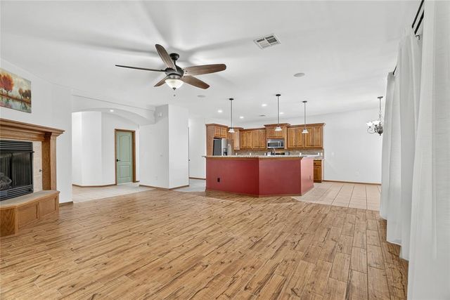 10809 Middlesbrough Lane, Yukon, OK 73099