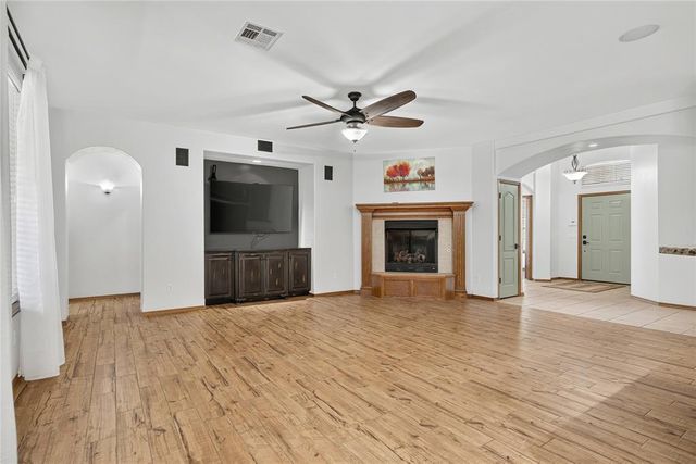 10809 Middlesbrough Lane, Yukon, OK 73099