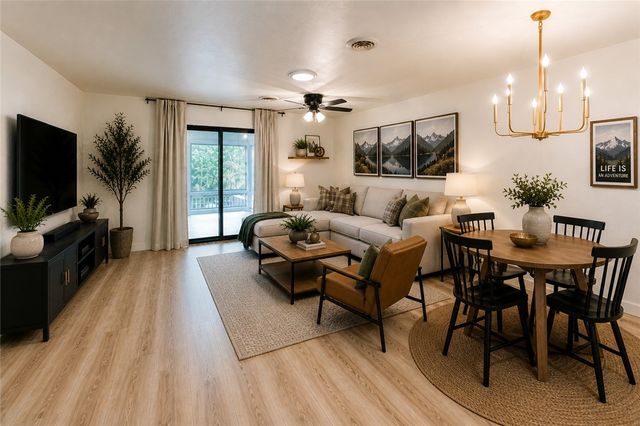 4 Everette Lane, Bella Vista, AR 72714