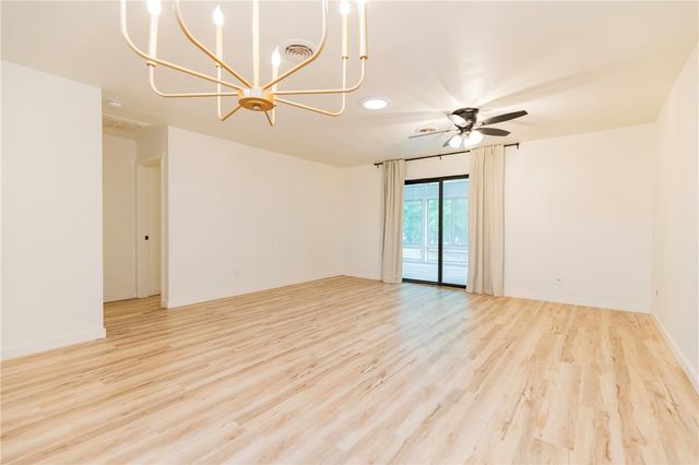 4 Everette Lane, Bella Vista, AR 72714