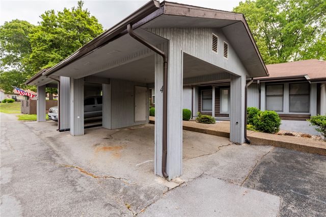 4 Everette Lane, Bella Vista, AR 72714