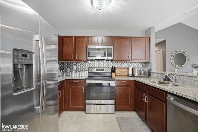 21972 Aberdeen Drive, Macomb Twp, MI 48042