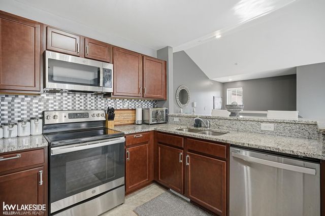 21972 Aberdeen Drive, Macomb Twp, MI 48042