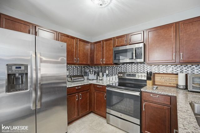 21972 Aberdeen Drive, Macomb Twp, MI 48042