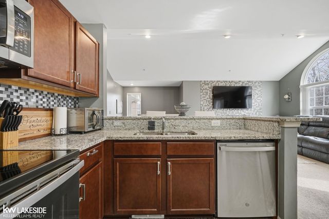 21972 Aberdeen Drive, Macomb Twp, MI 48042