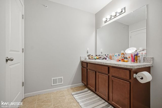 21972 Aberdeen Drive, Macomb Twp, MI 48042