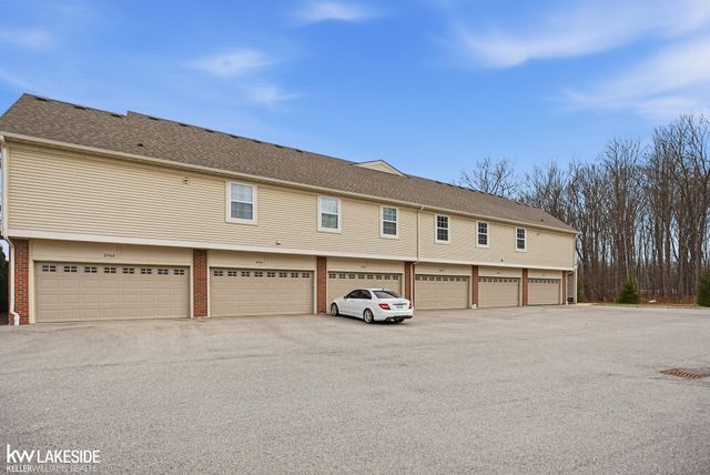 21972 Aberdeen Drive, Macomb Twp, MI 48042