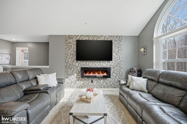 21972 Aberdeen Drive, Macomb Twp, MI 48042