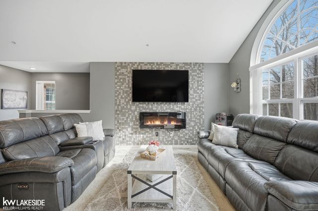 21972 Aberdeen Drive, Macomb Twp, MI 48042