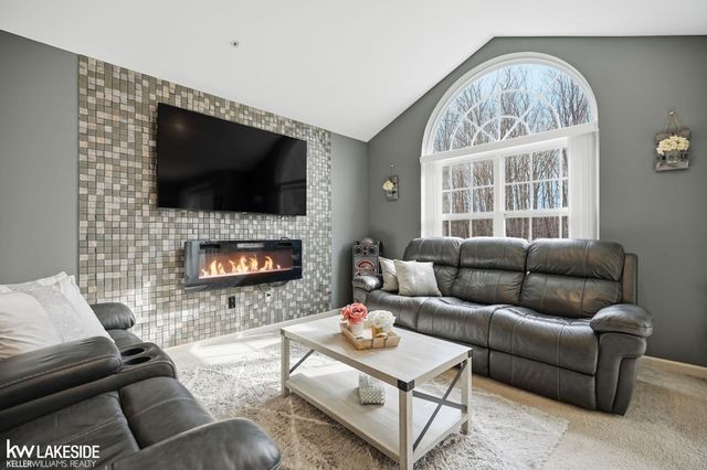 21972 Aberdeen Drive, Macomb Twp, MI 48042