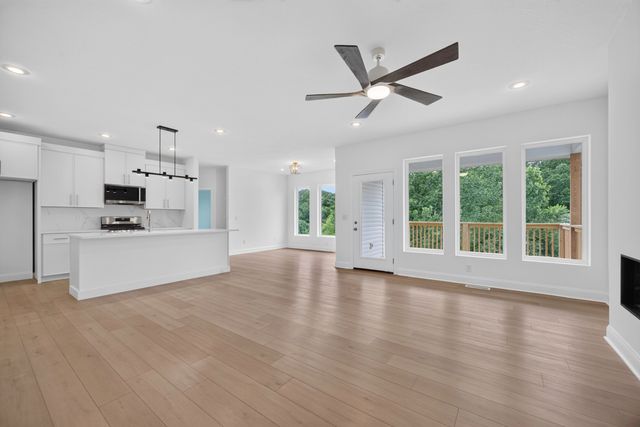 845 S Black Sands Avenue, Nixa, MO 65714