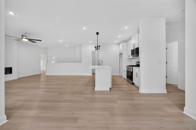 845 S Black Sands Avenue, Nixa, MO 65714
