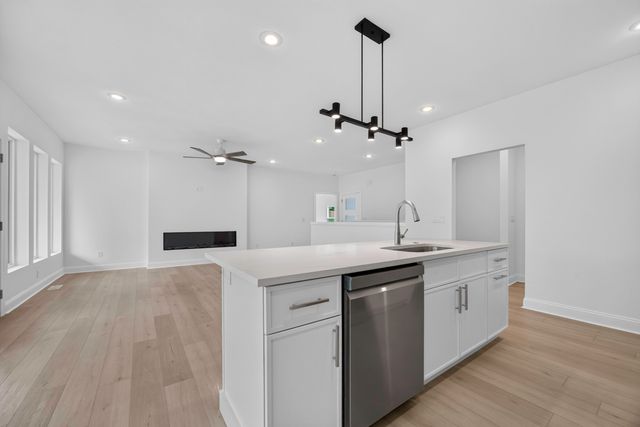 845 S Black Sands Avenue, Nixa, MO 65714