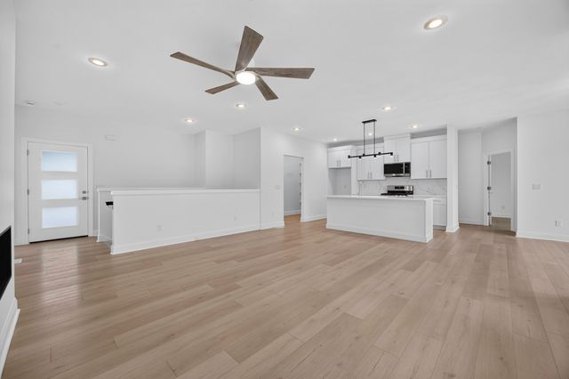 845 S Black Sands Avenue, Nixa, MO 65714