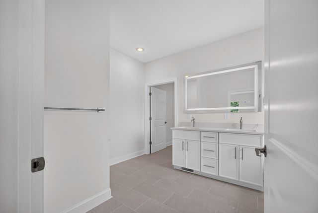 845 S Black Sands Avenue, Nixa, MO 65714