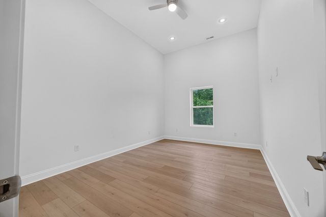 845 S Black Sands Avenue, Nixa, MO 65714