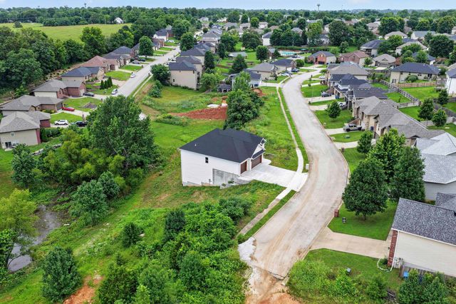 845 S Black Sands Avenue, Nixa, MO 65714